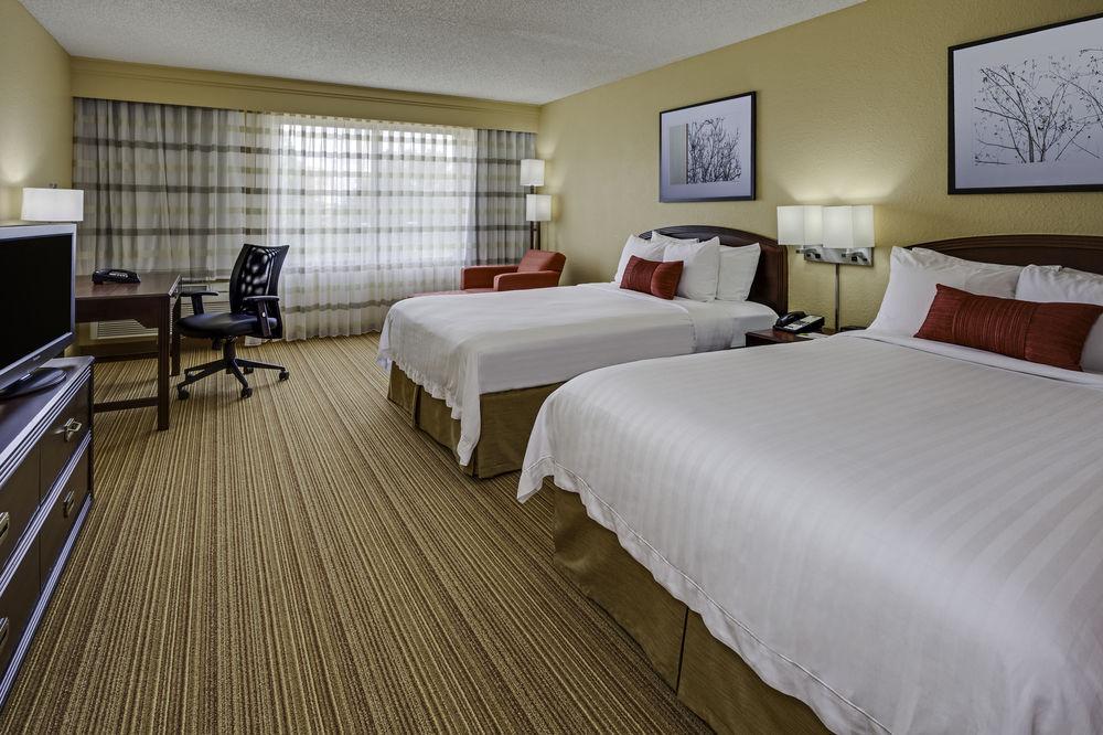 Hotel Courtyard Tampa Brandon Heartland Exterior foto
