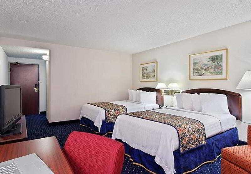 Hotel Courtyard Tampa Brandon Heartland Habitación foto
